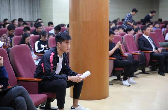 中国足球队员学历