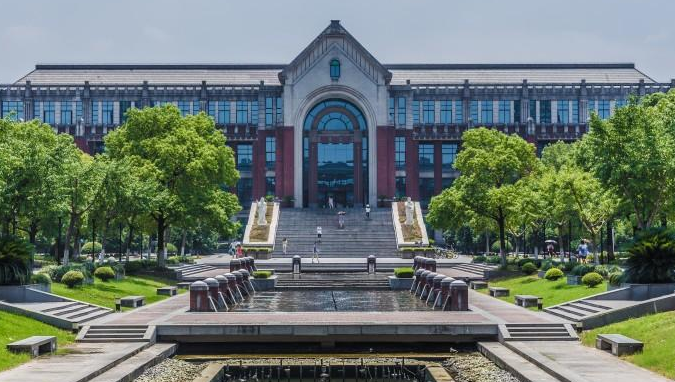 上海政法学院自考，上海政法学院自考专升本有用吗？